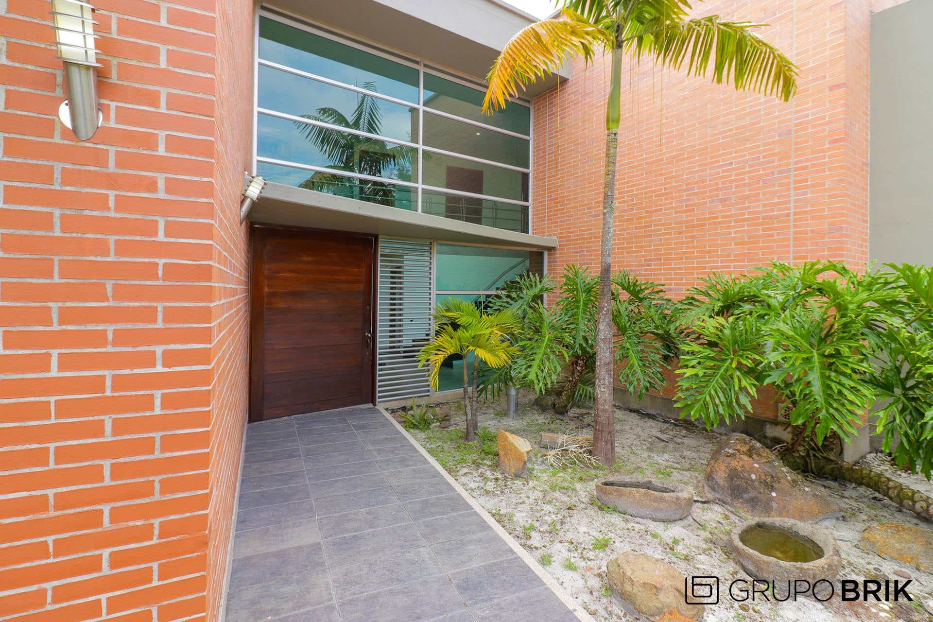 Vista principal de la propiedad