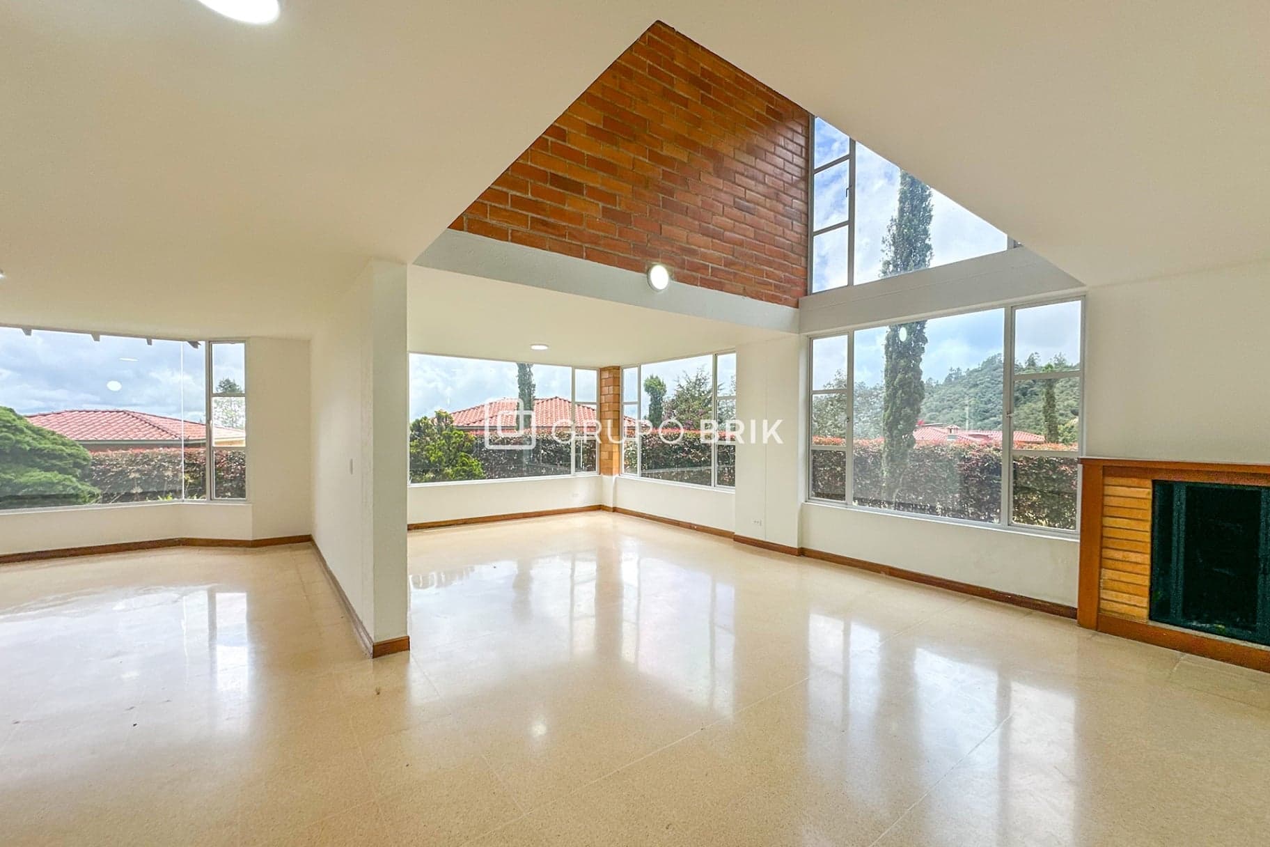 6-bed house for sale in Envigado: photo 2 of 20