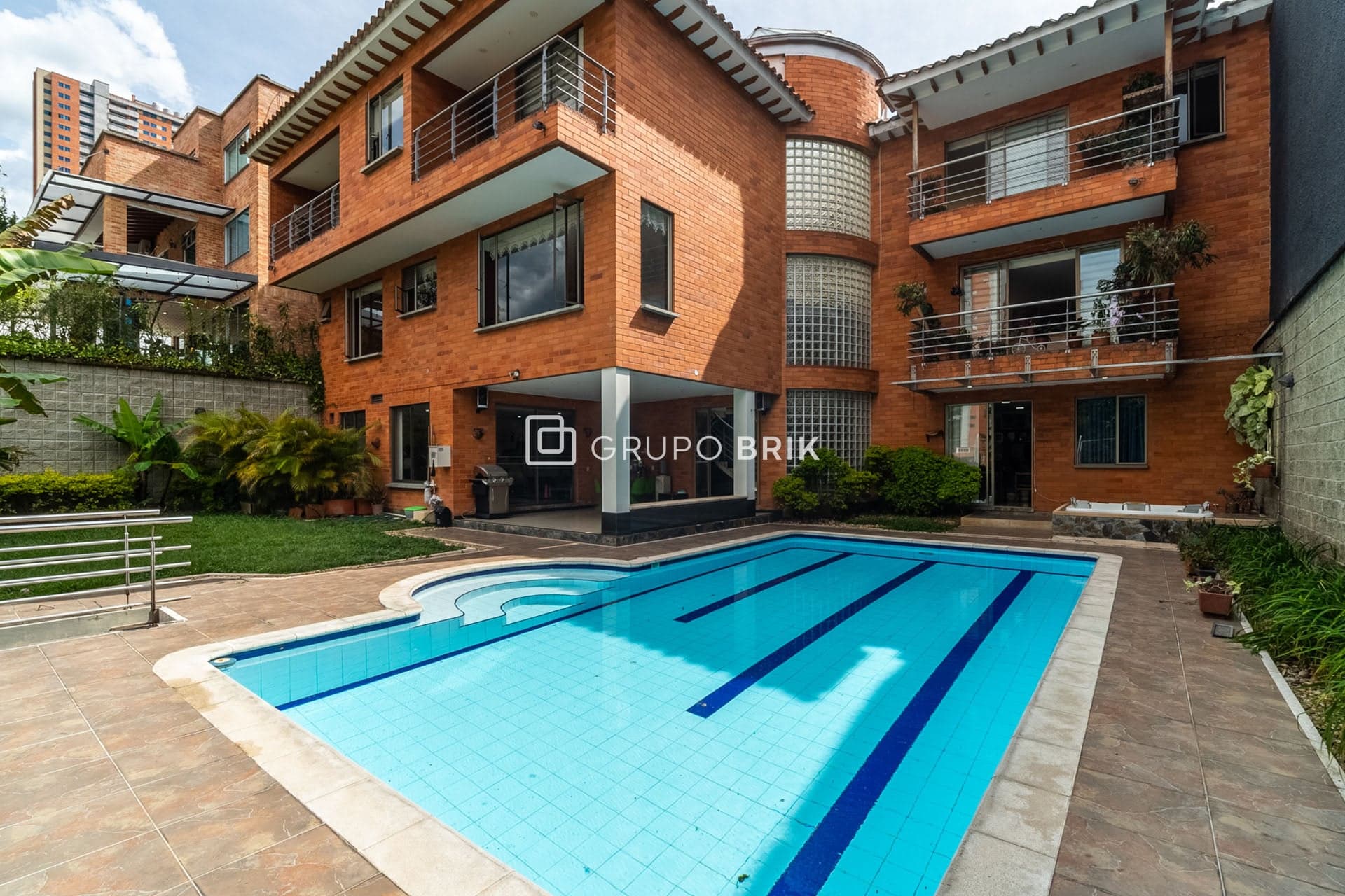 Vista principal de la propiedad