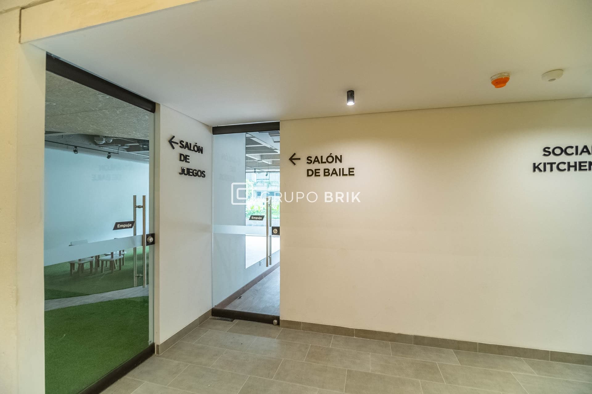Image 25 of 27