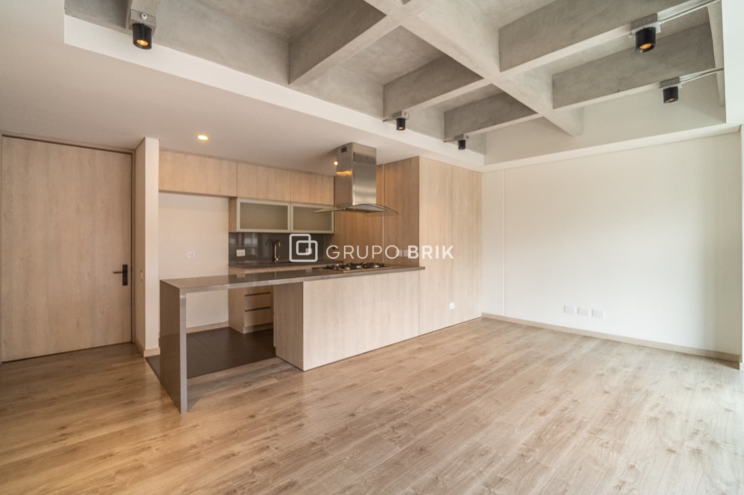 3-bed apartment for sale in El Poblado, Medellín: photo 2 of 16