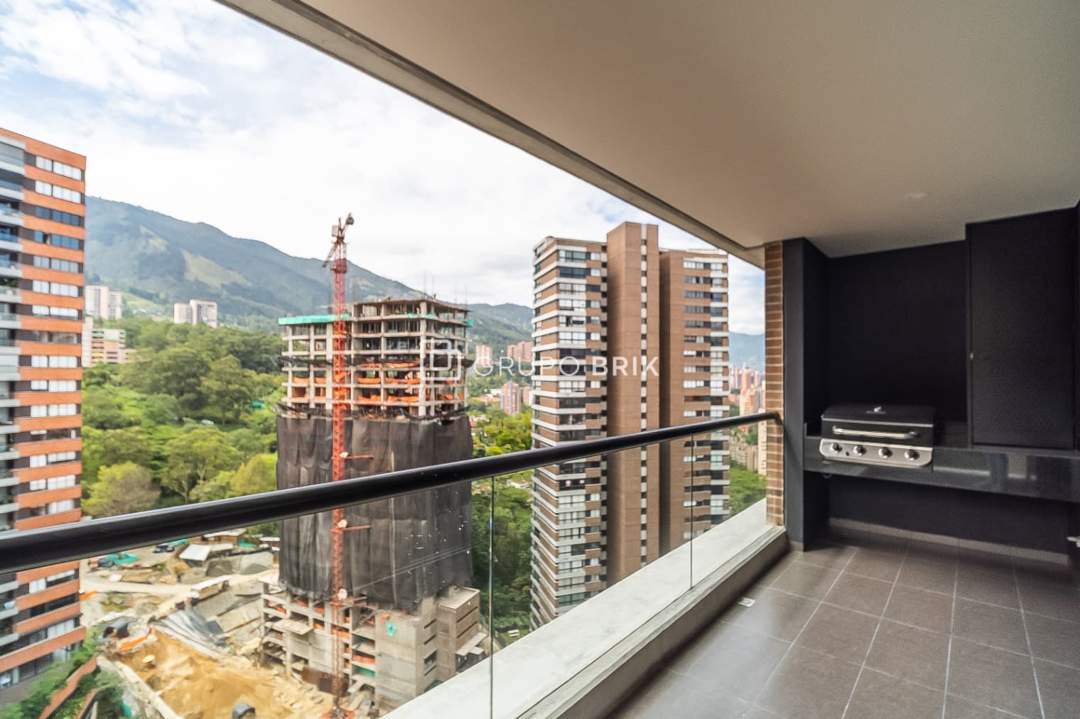 3-bed apartment for sale in El Poblado, Medellín: photo 5 of 16