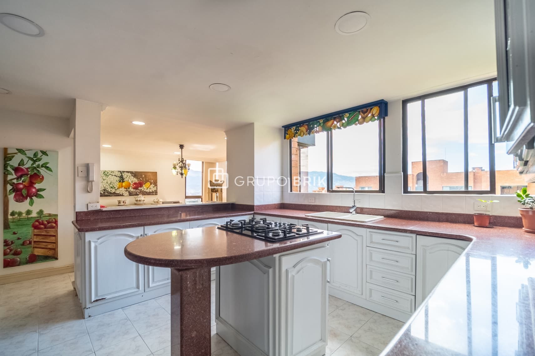 5-bed apartment for sale in El Poblado, Medellín: photo 14 of 28