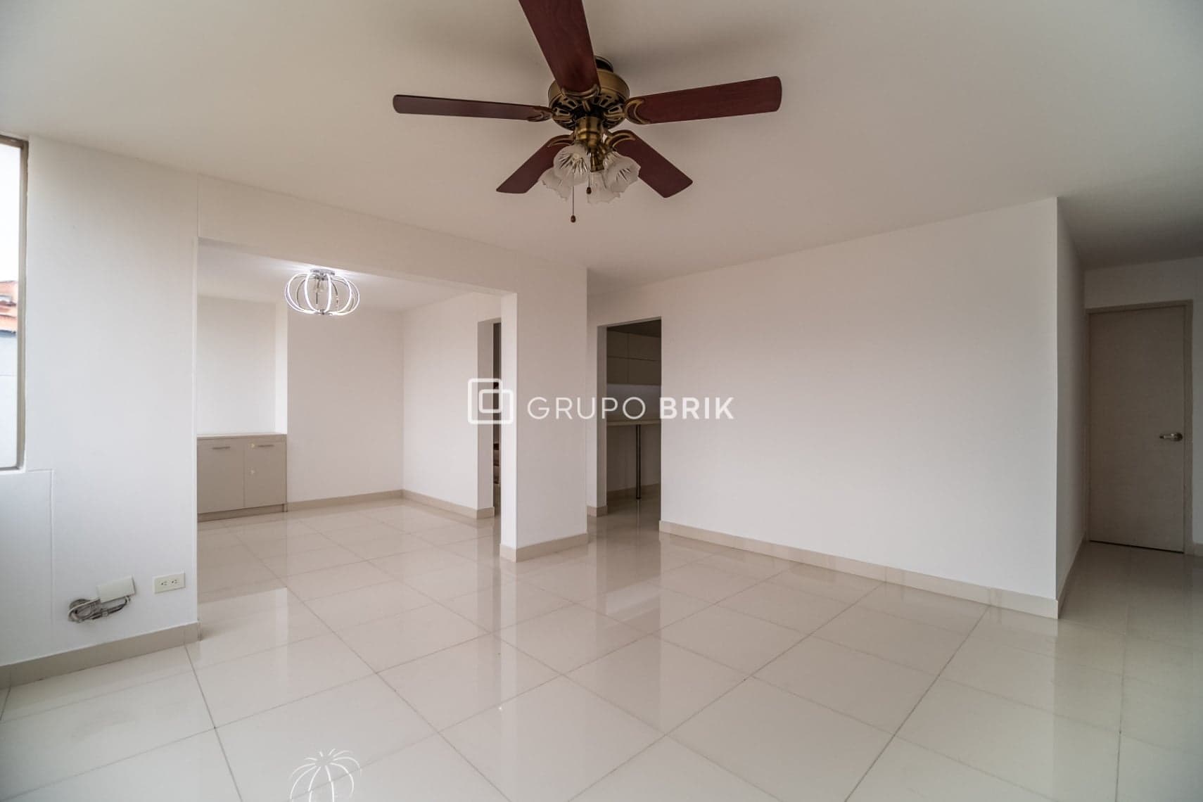 Image 2 of 21