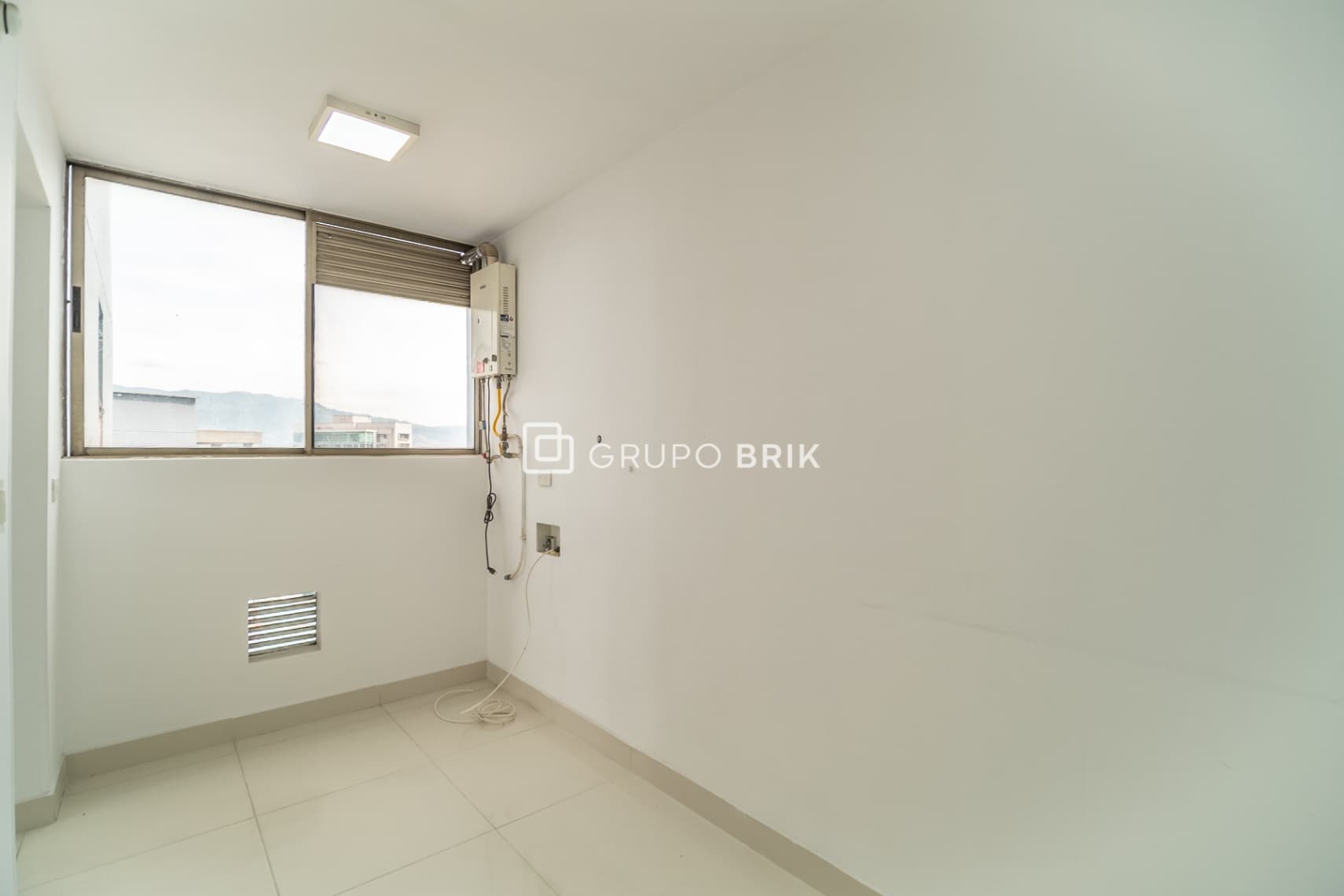 Image 7 of 21