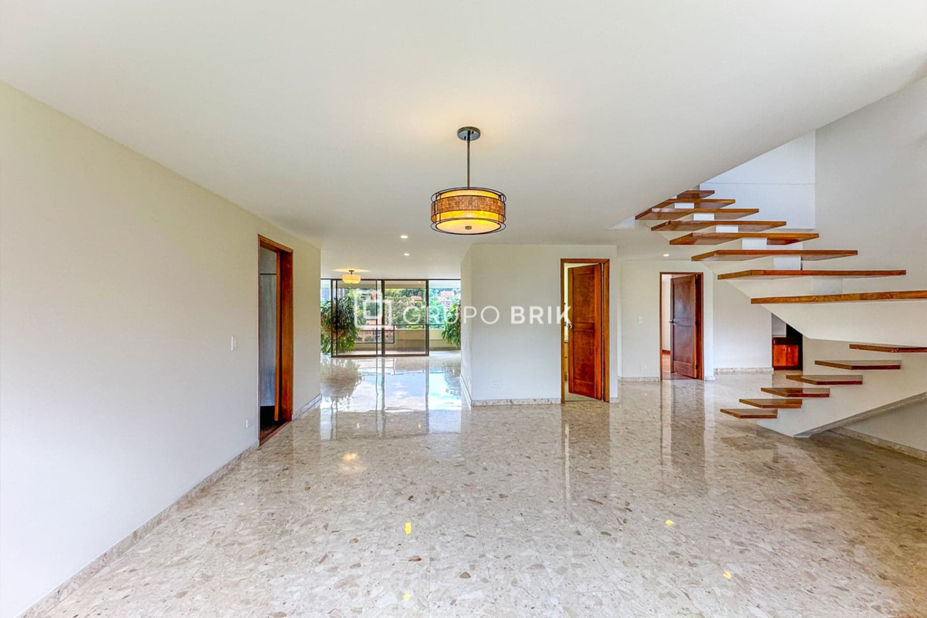 4-bed apartment for sale in El Poblado, Medellín: photo 4 of 31