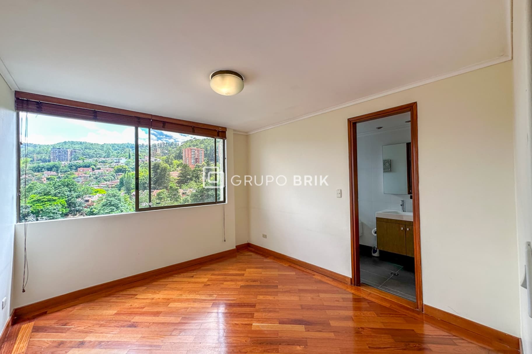 4-bed apartment for sale in El Poblado, Medellín: photo 12 of 31