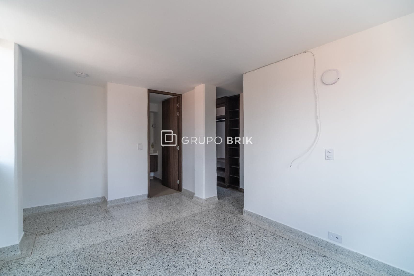 3-bed apartment for sale in El Poblado, Medellín: photo 12 of 13