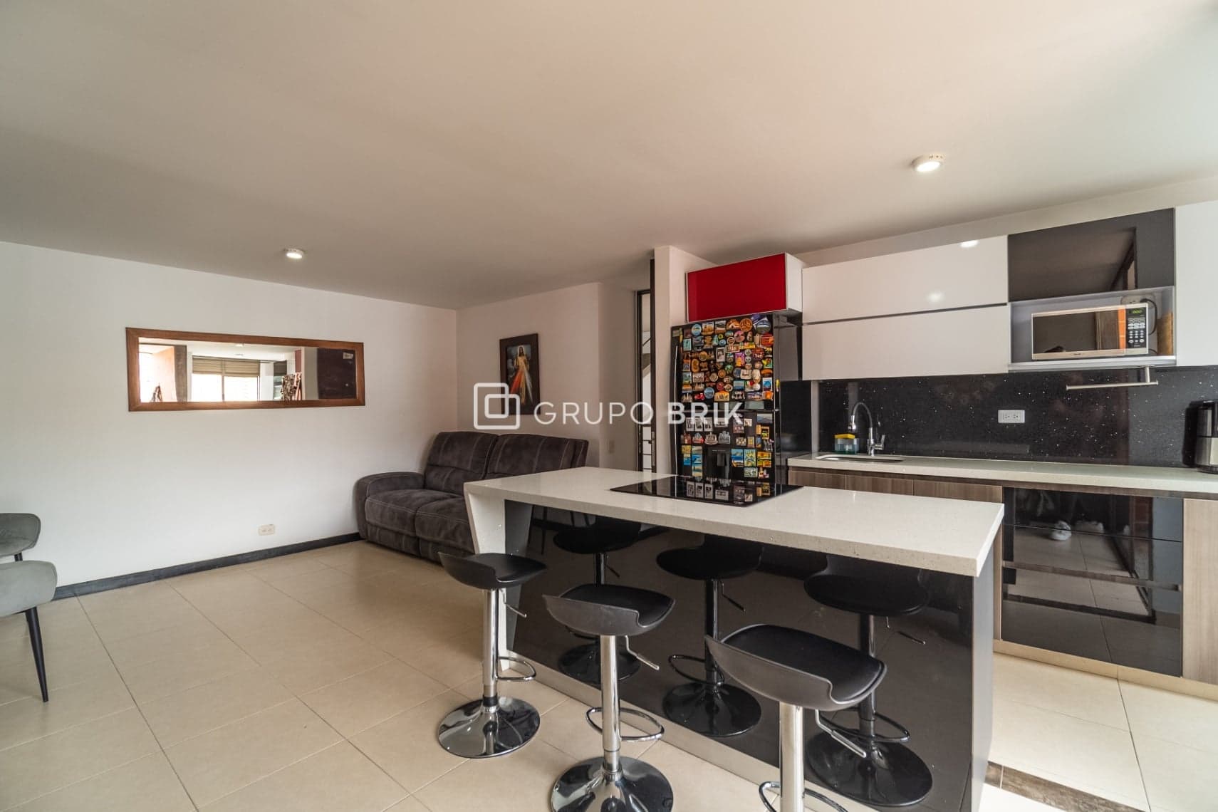 3-bed apartment for sale in El Poblado, Medellín: photo 3 of 14