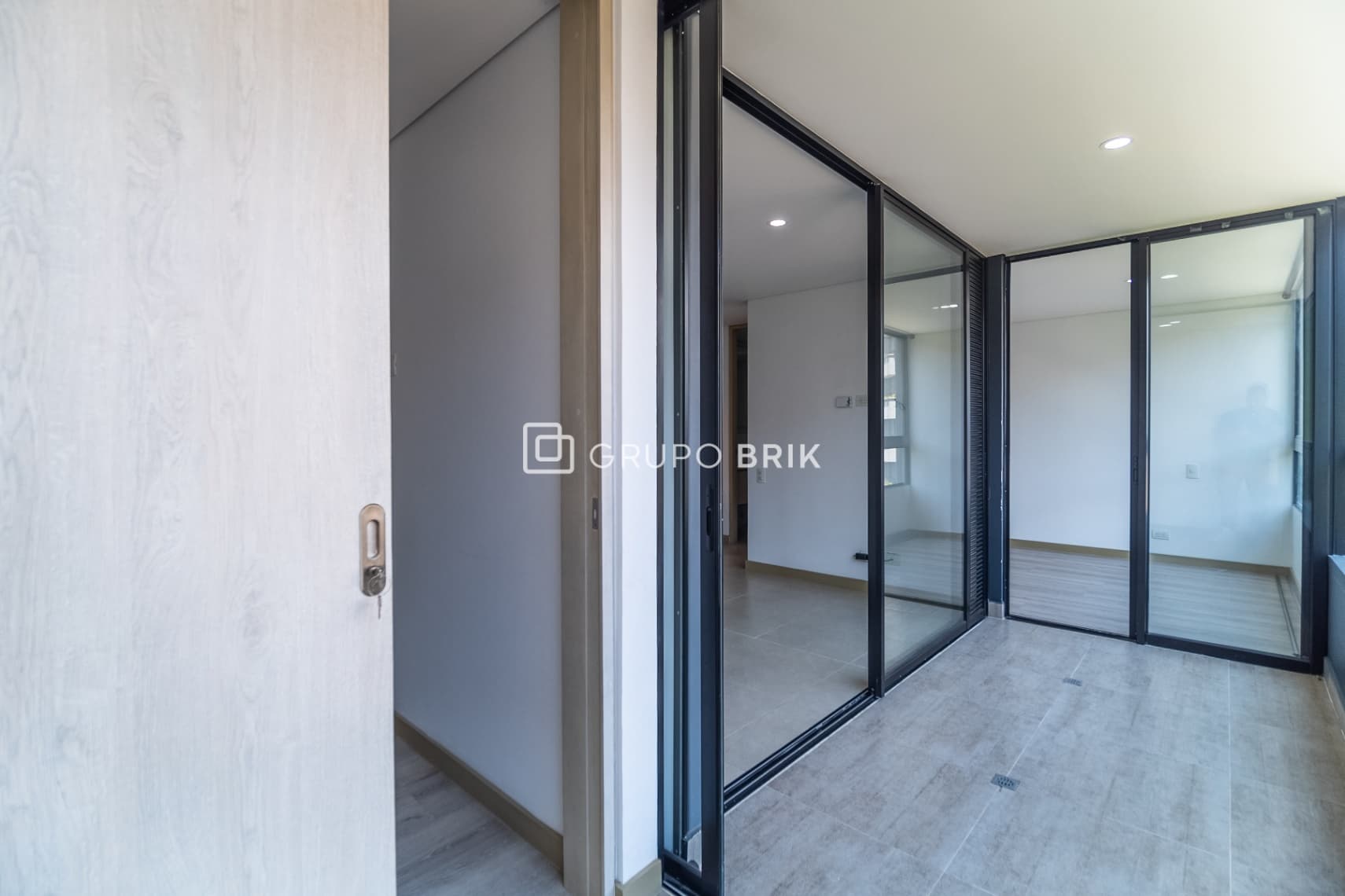 Image 10 of 21