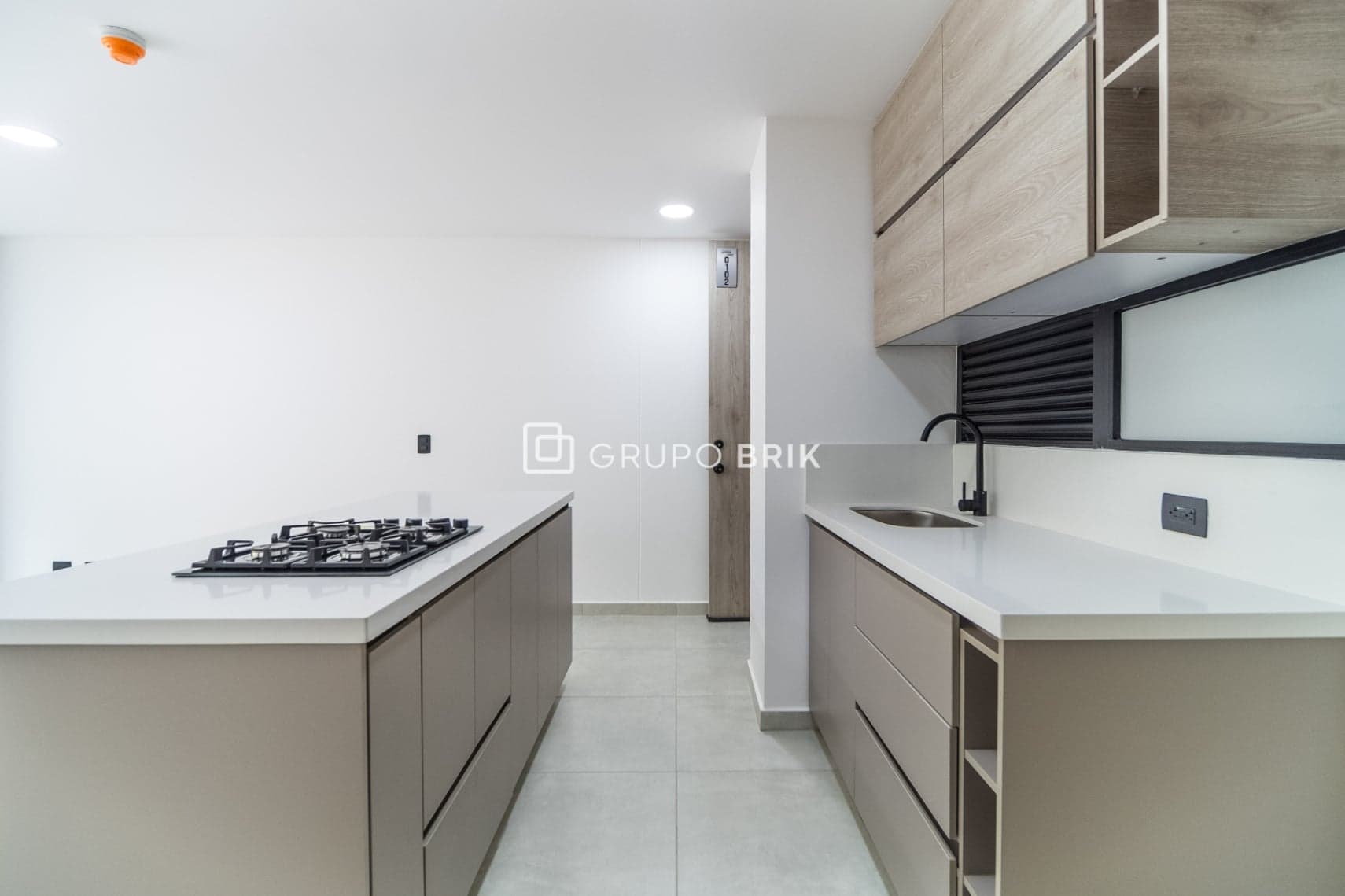 Image 4 of 9