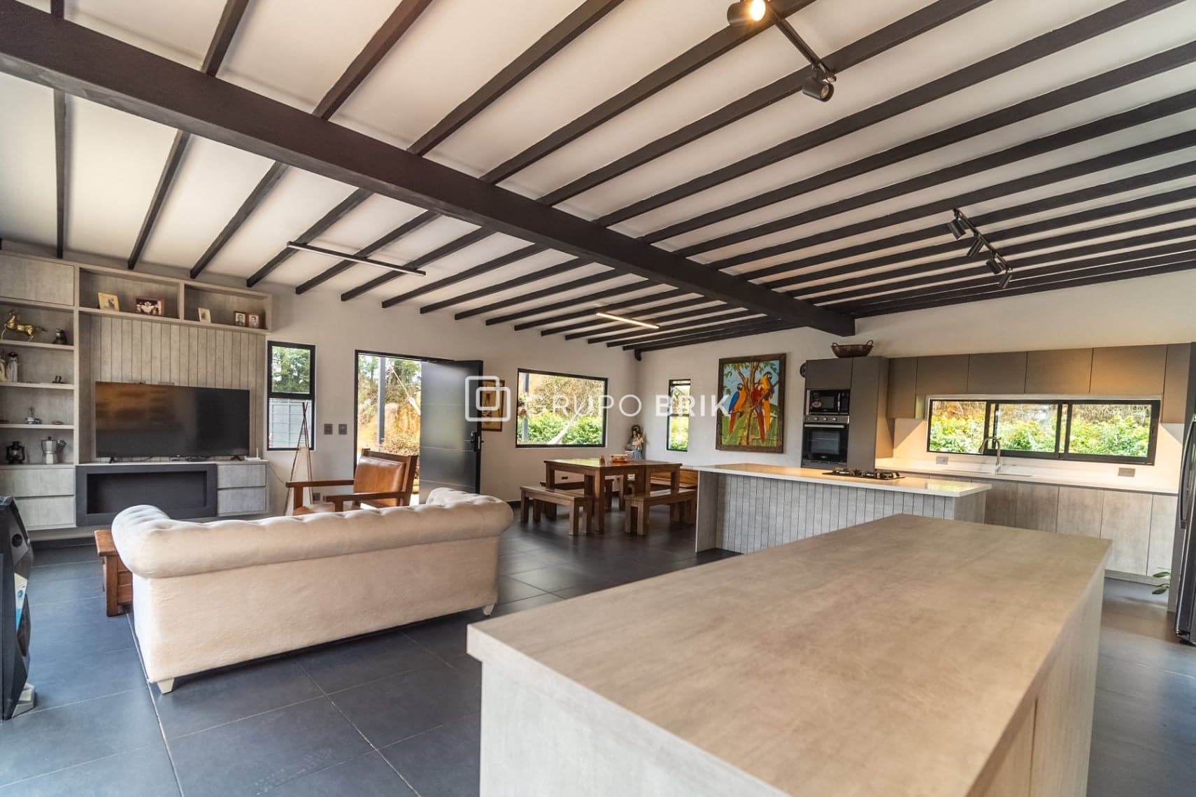 3-bed house for sale in Guarne: photo 2 of 24