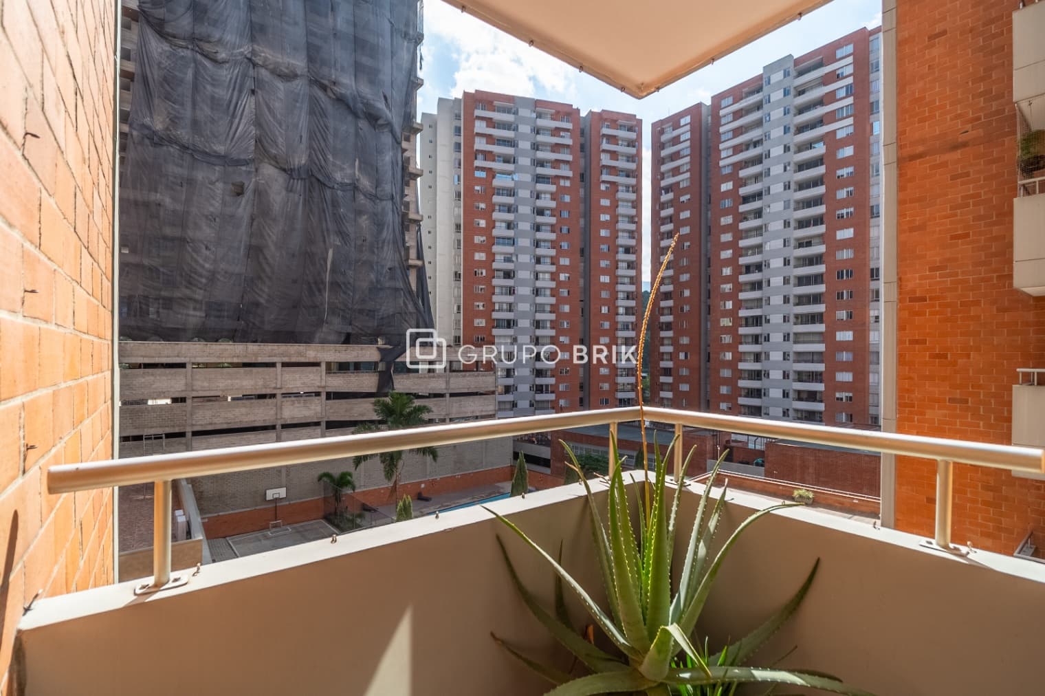 Image 19 of 25
