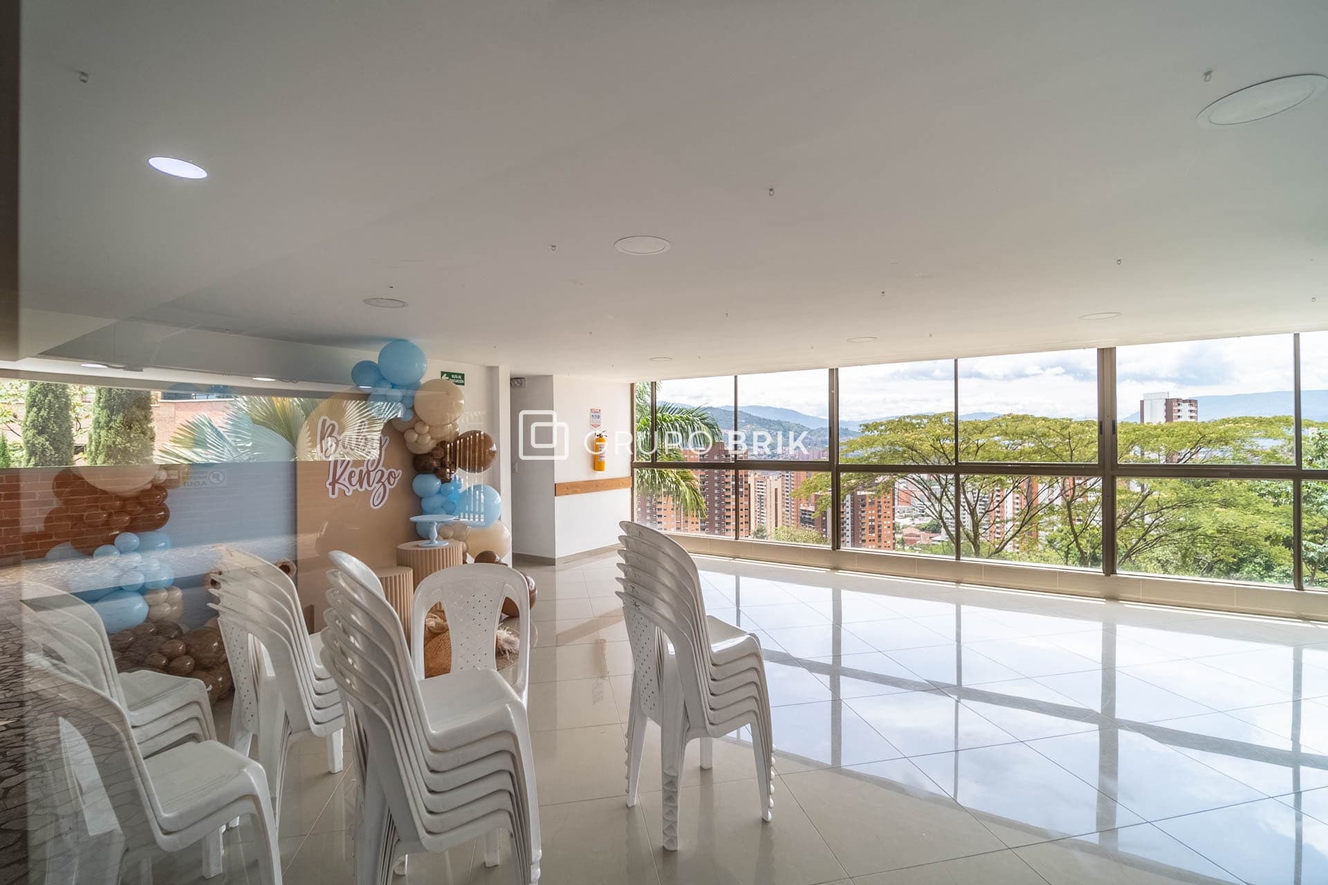 Image 15 of 18
