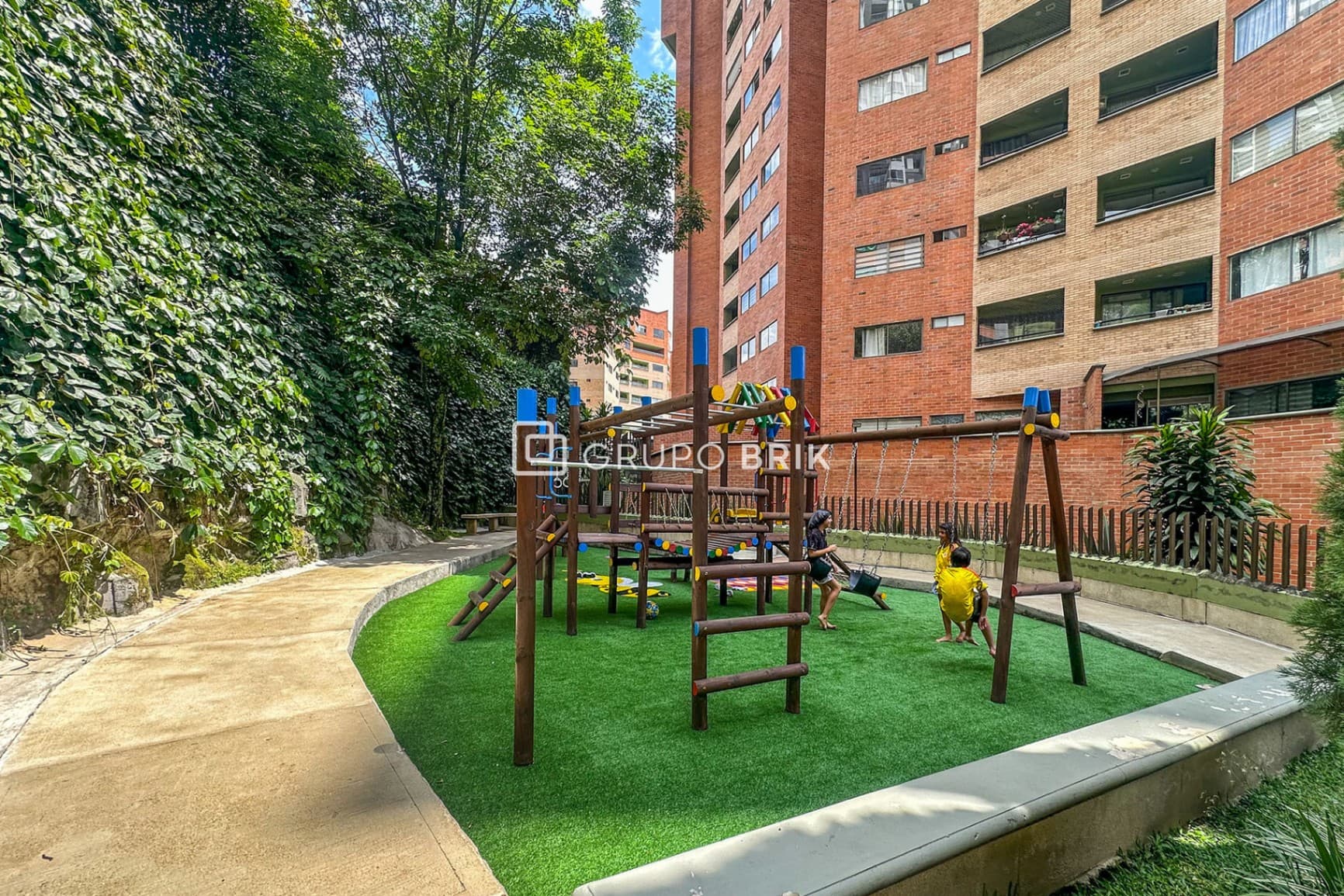 Image 18 of 18